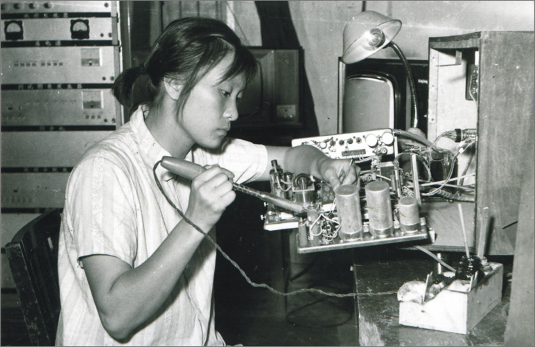 1970年，中國誕生第一臺彩色電視機，數(shù)年之后，長虹才開始電視機的研制