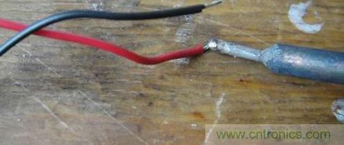 想減少電費(fèi)嗎？DIY一個(gè)迷你風(fēng)力發(fā)電機(jī)吧