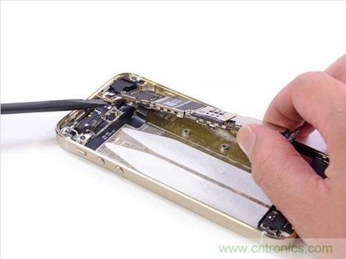 土豪金iPhone 5S拆解：內(nèi)部結(jié)構(gòu)升級，維修難度增加