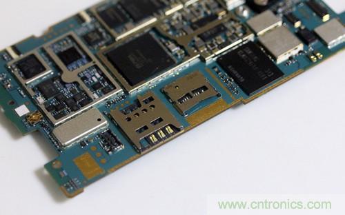 拆解4G新機索尼M35t：用料十足，易于維修