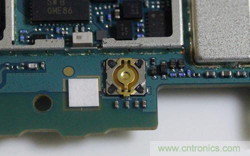 拆解4G新機索尼M35t：用料十足，易于維修