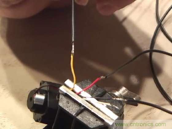 DIY：40刀，教你自制能“偷拍”的太陽鏡