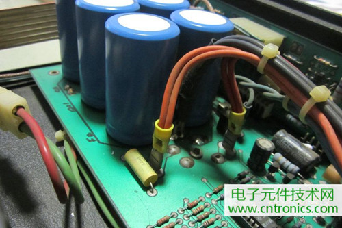 用料很給力！專業(yè)后級(jí)功放美國(guó)高峰FA1201拆解
