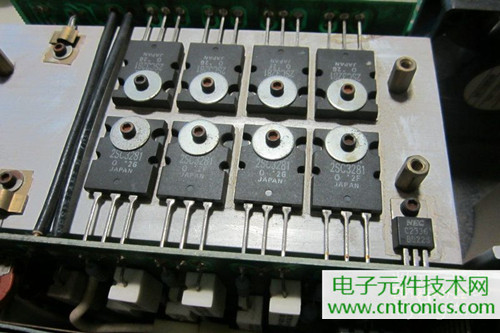 用料很給力！專業(yè)后級(jí)功放美國(guó)高峰FA1201拆解