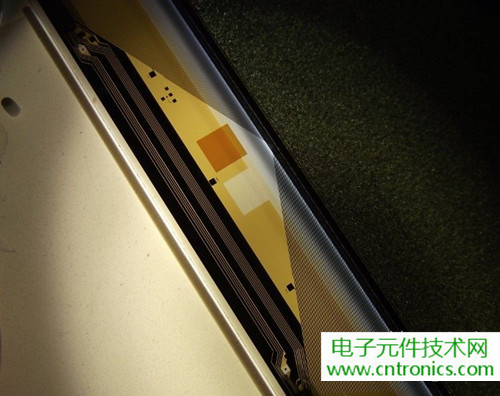 探秘電子紙！一款電紙書的電子墨水屏拆解