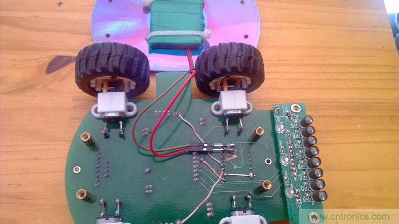 牛人力作！PCB版藍(lán)牙智能小車DIY