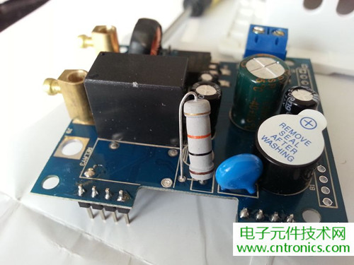 一款觸控開關拆解，做工不錯
