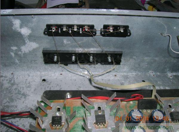 巧奪天工！大神利用山寨功放為高性價(jià)比逆變器"穿新衣"