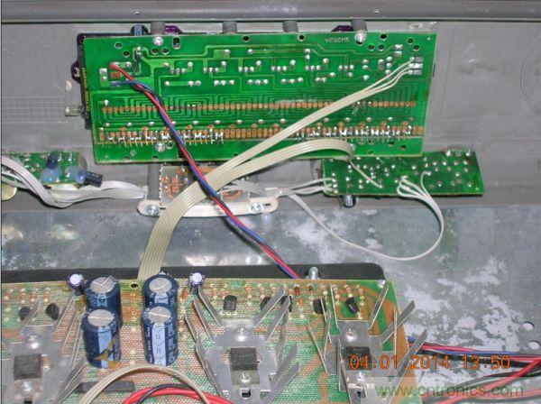 巧奪天工！大神利用山寨功放為高性價(jià)比逆變器"穿新衣"