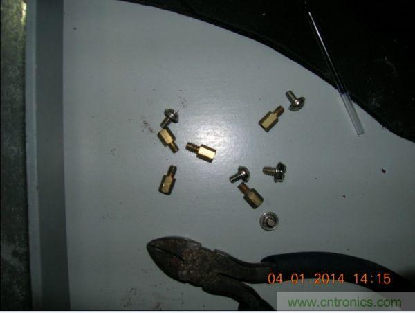 巧奪天工！大神利用山寨功放為高性價(jià)比逆變器“穿新衣”