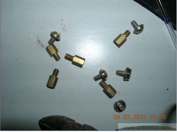 巧奪天工！大神利用山寨功放為高性價(jià)比逆變器“穿新衣”