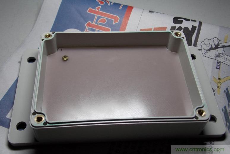 牛人全手工DIY:微電腦智能溫控市電開關(guān)