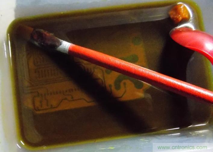 牛人全手工DIY:微電腦智能溫控市電開關(guān)