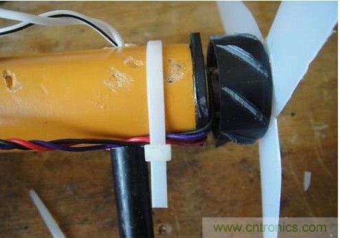 創(chuàng)意DIY！迷你風(fēng)力發(fā)電機(jī)！