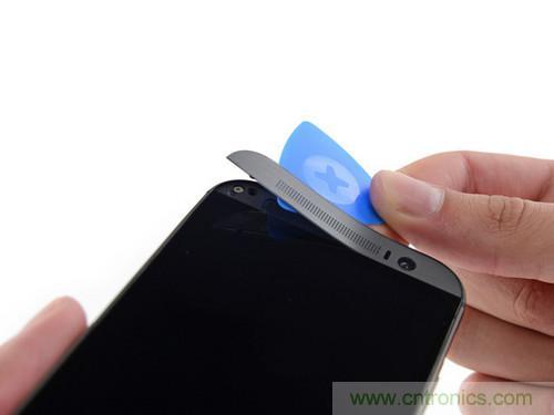 牛人強(qiáng)拆！新HTC One(M8)真機(jī)精密做工難修理