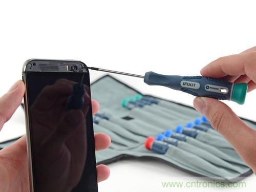 牛人強(qiáng)拆！新HTC One(M8)真機(jī)精密做工難修理