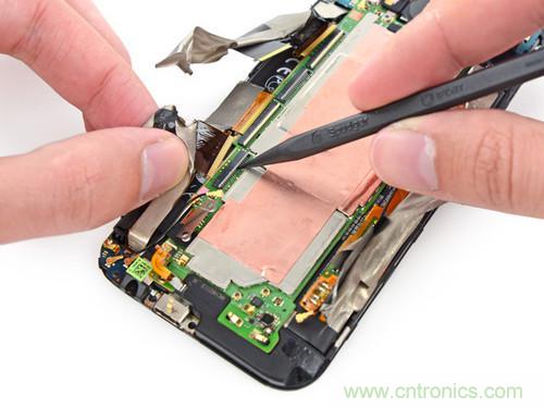 牛人強(qiáng)拆！新HTC One(M8)真機(jī)精密做工難修理