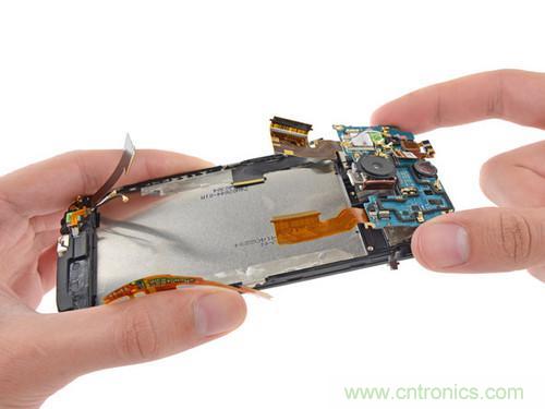 牛人強(qiáng)拆！新HTC One(M8)真機(jī)精密做工難修理