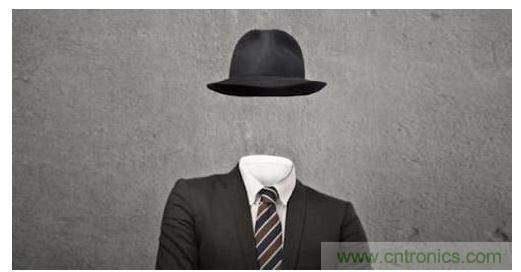 式隱形斗篷利用主動(dòng)式組件與被動(dòng)式超穎材料，可望進(jìn)一步縮減斗篷尺寸，使其更適合個(gè)人使用