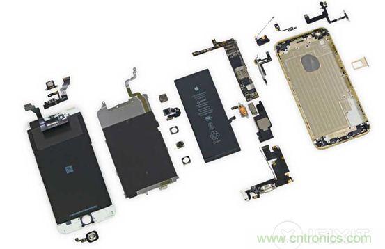 iPhone 6 Plus完全拆卸后可以看到，該產(chǎn)品在較小的空間容納了大量硬件。（來(lái)源：iFixit）