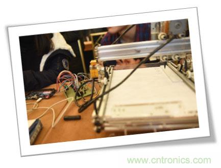 由十余款創(chuàng)客設(shè)計看FPGA如何在智能硬件界“大展拳腳”？