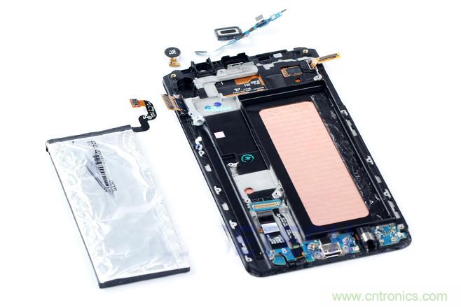 Galaxy Note5拆解，與S系列差距日漸模糊