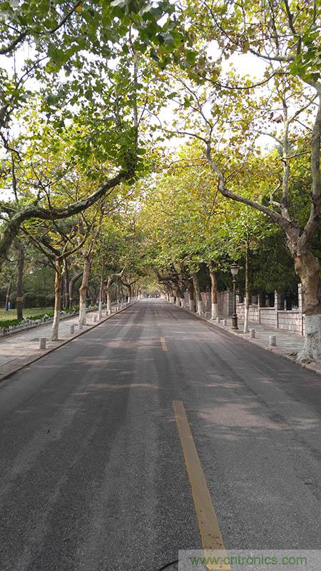 業(yè)界良心 LG V10 評測:剛毅、冷峻，不失人性化