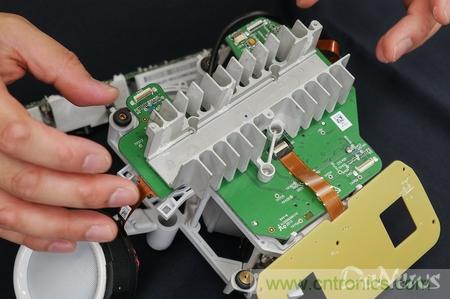 拆解筆記本不過(guò)癮，那就來(lái)拆拆日本情感機(jī)器人吧！