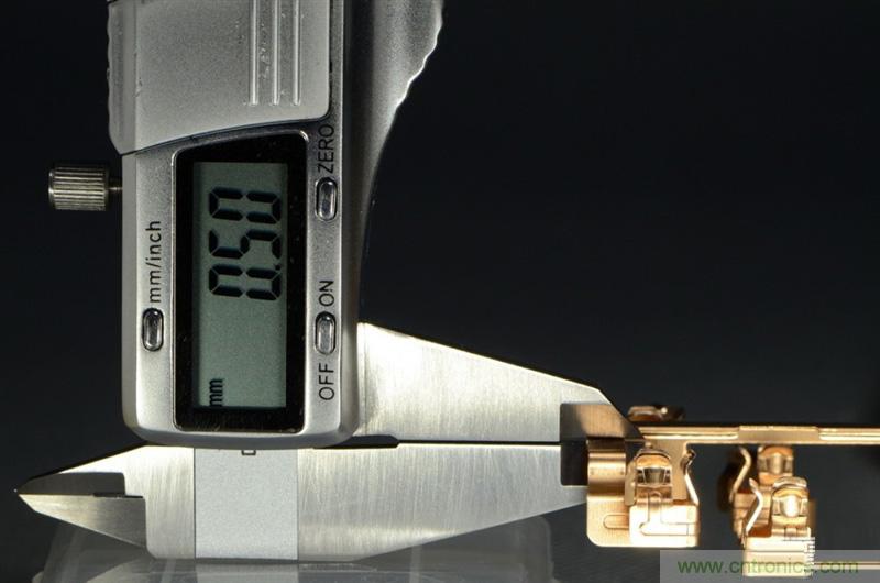 做工怒贊 神秘芯片！小米智能插線板拆解、評(píng)測(cè)