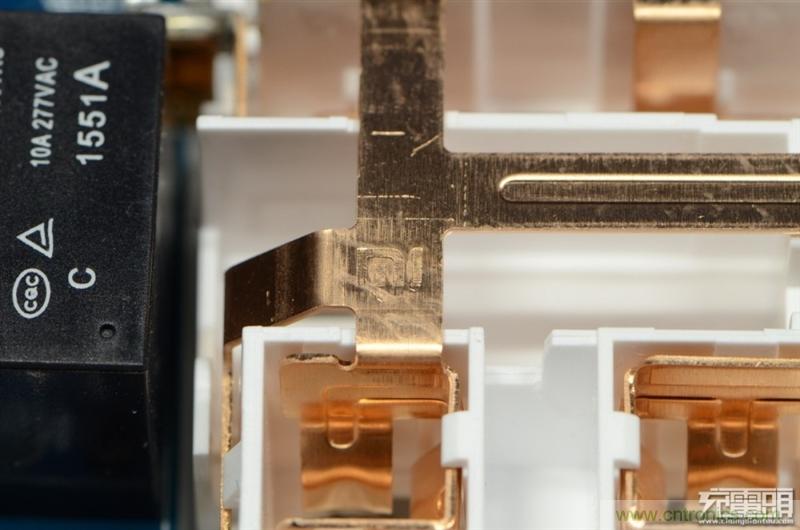 做工怒贊 神秘芯片！小米智能插線板拆解、評(píng)測(cè)