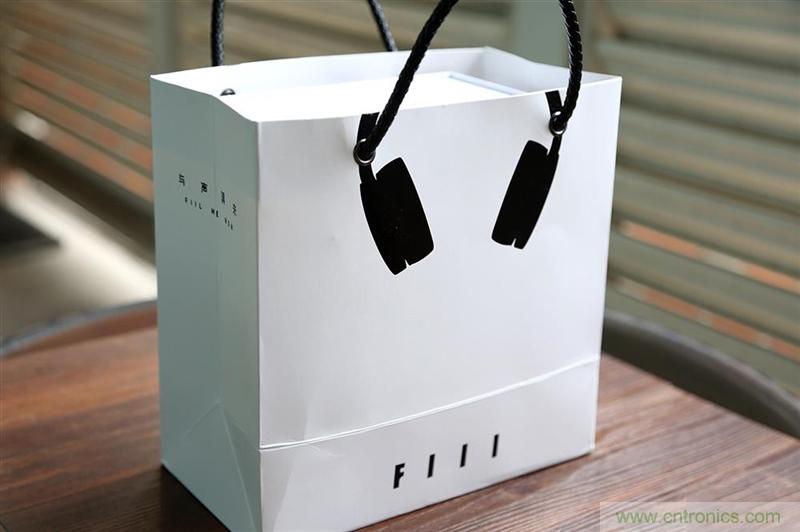 頭條哥的夢想之作！FIIL耳機能讓汪峰上頭條否？