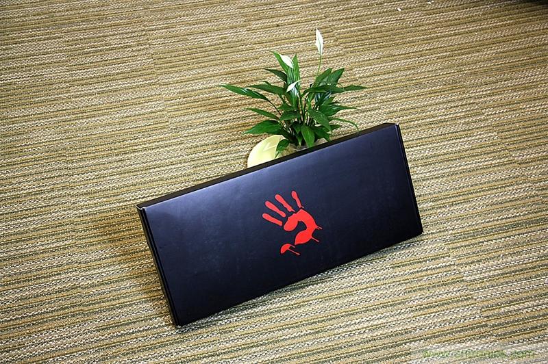曾經(jīng)的網(wǎng)吧統(tǒng)治者—雙飛燕血手幽靈機(jī)械鍵盤，真世界最快？