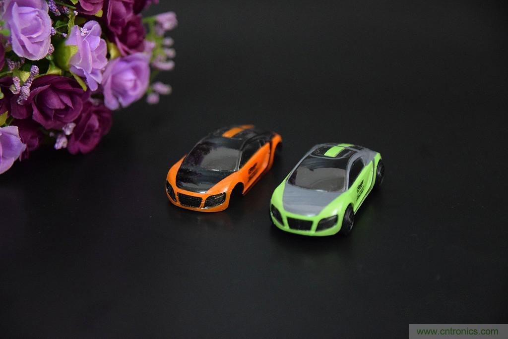 虛擬與現(xiàn)實相結(jié)合的飛車游戲，讓你體驗速度與激情的碰撞！