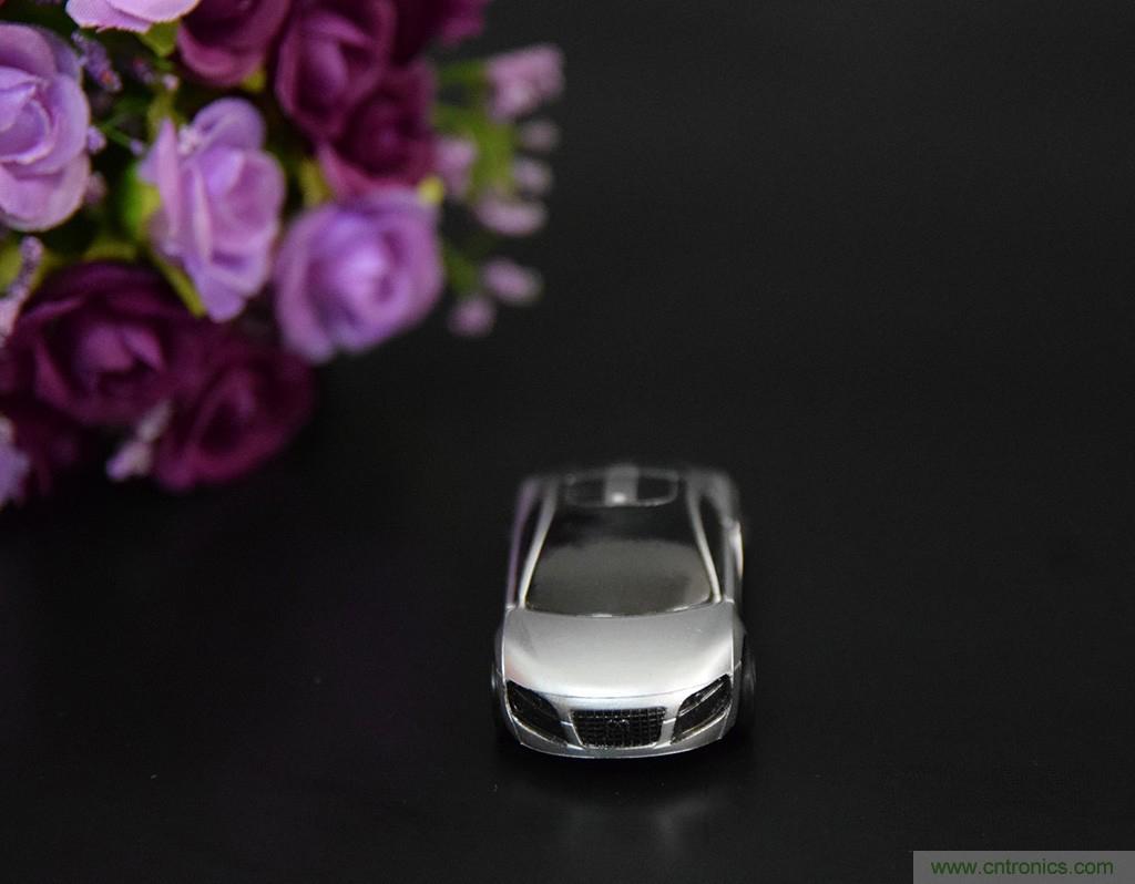 虛擬與現(xiàn)實相結(jié)合的飛車游戲，讓你體驗速度與激情的碰撞！