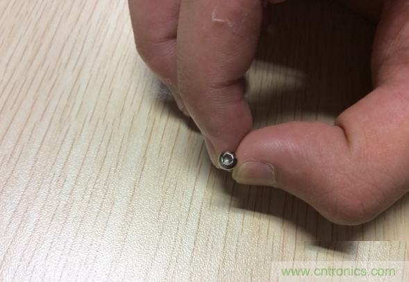 真飛機拆不著，那就來拆拆無人機“鼻祖”大疆吧！