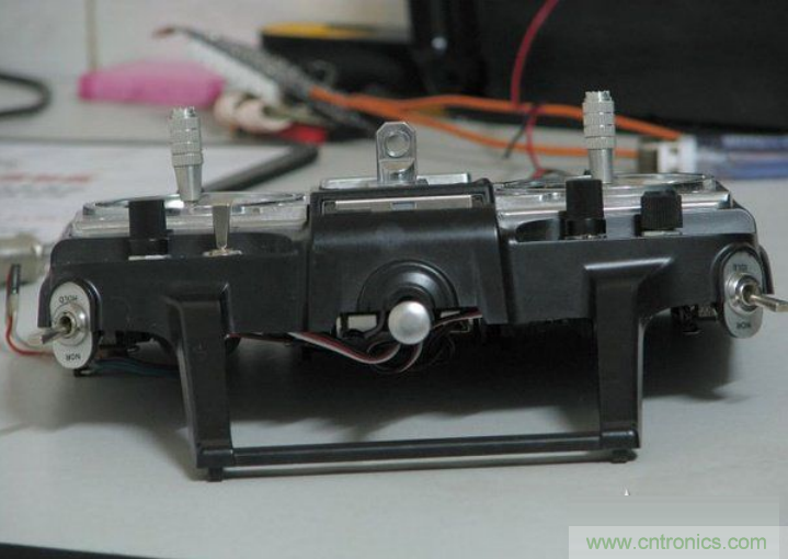 無人機(jī) DIY 制作全過程，酷得不要不要的！