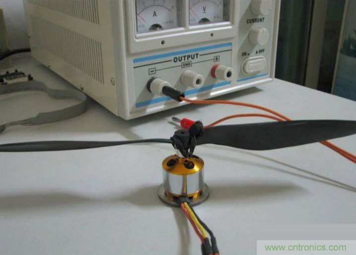 無人機(jī) DIY 制作全過程，酷得不要不要的！