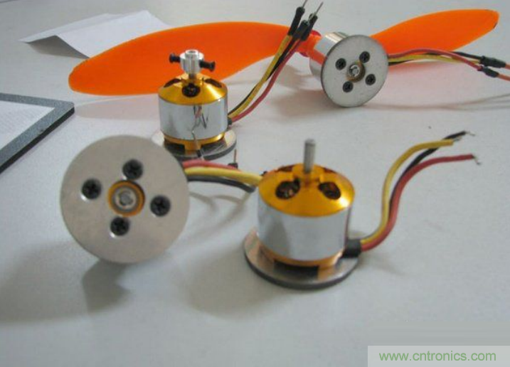 無人機(jī) DIY 制作全過程，酷得不要不要的！