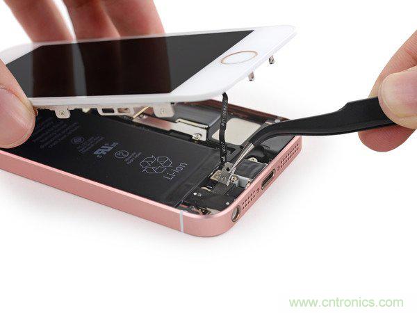 有什么地方?jīng)]有變？iPhone SE真機(jī)拆解