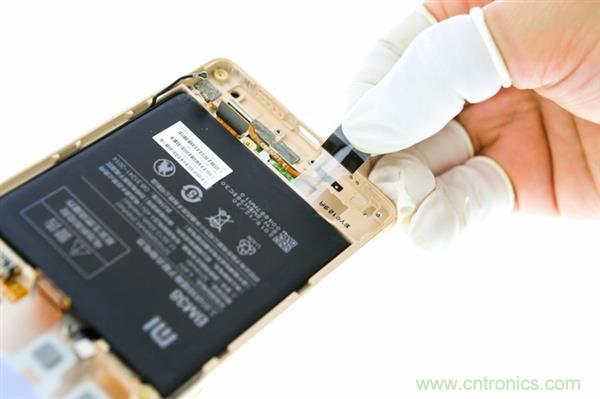 小米手機(jī)4S超詳細(xì)拆解:內(nèi)外硬件大升級