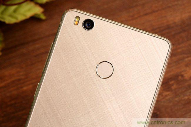 小米手機(jī)4S超詳細(xì)拆解:內(nèi)外硬件大升級