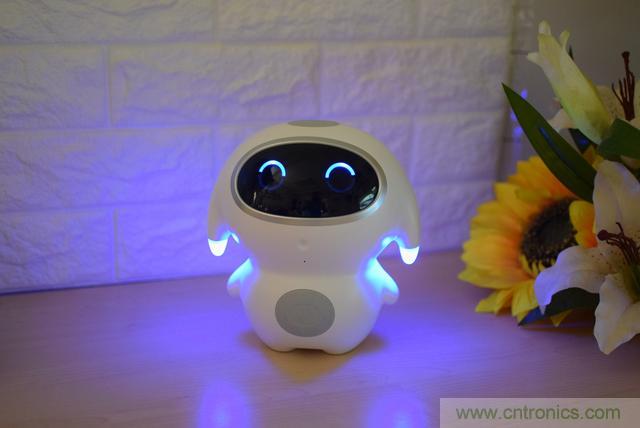 “爸爸再不陪我，我就長大了”——小騰機器人