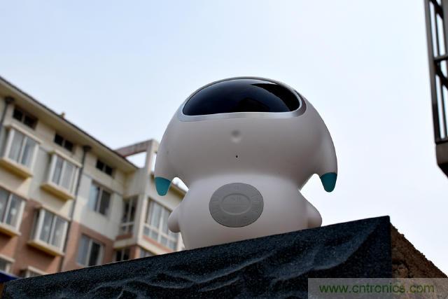 “爸爸再不陪我，我就長大了”——小騰機器人