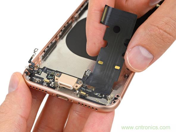 iPhone 8首拆：無線充電版本的iPhone 7？