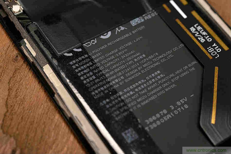 拆解魅族15 Plus：玩轉(zhuǎn)了新概念，但其工藝究竟如何？