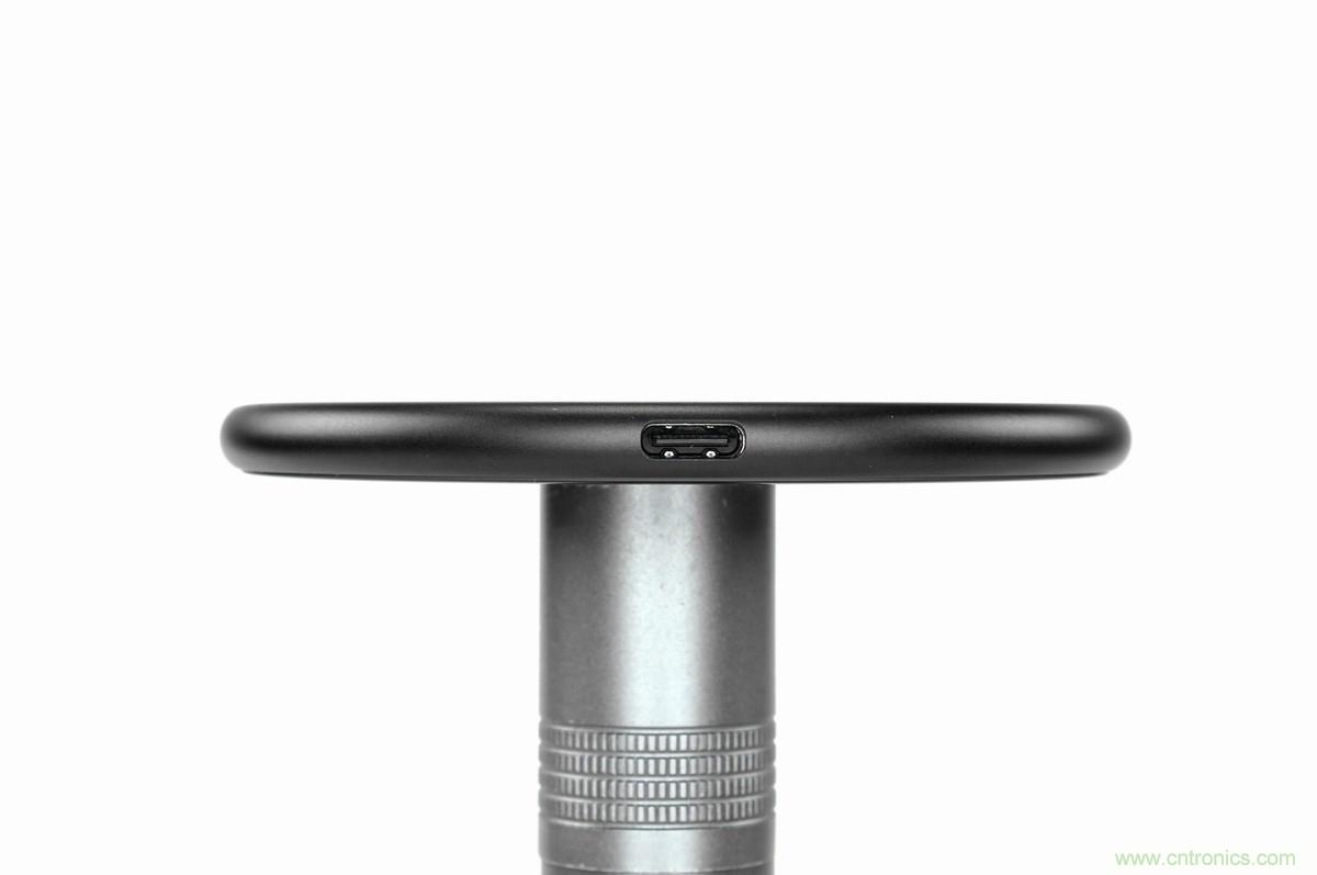 拆解對(duì)比：系出同門(mén)，小米、紫米無(wú)線充電器的差別有多大？