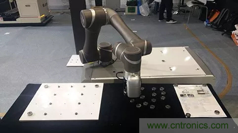 “互聯(lián)網(wǎng)+”博覽會(huì)—助力智能機(jī)器人發(fā)展，實(shí)現(xiàn)智能制造