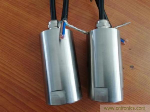 振動傳感器的機電變換原理？主要的分類有哪些？