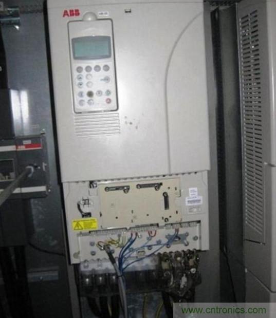 變頻器的輸出頻率調(diào)高，那么輸出電壓將如何提高？