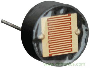 你有沒有試過用儀表放大器測量兩個光源的相對強度？